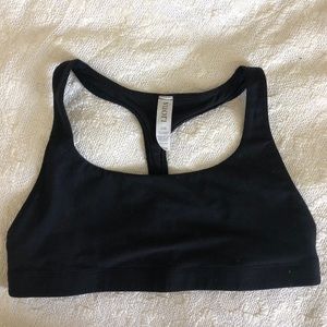 Vuori sports bra